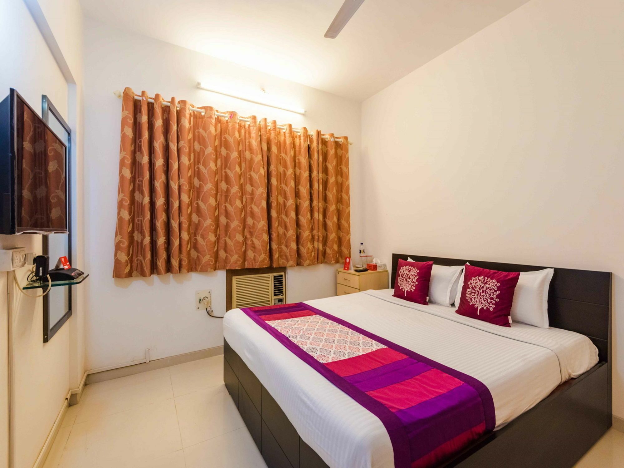 Oyo 4573 Near Bkc Apartamento *